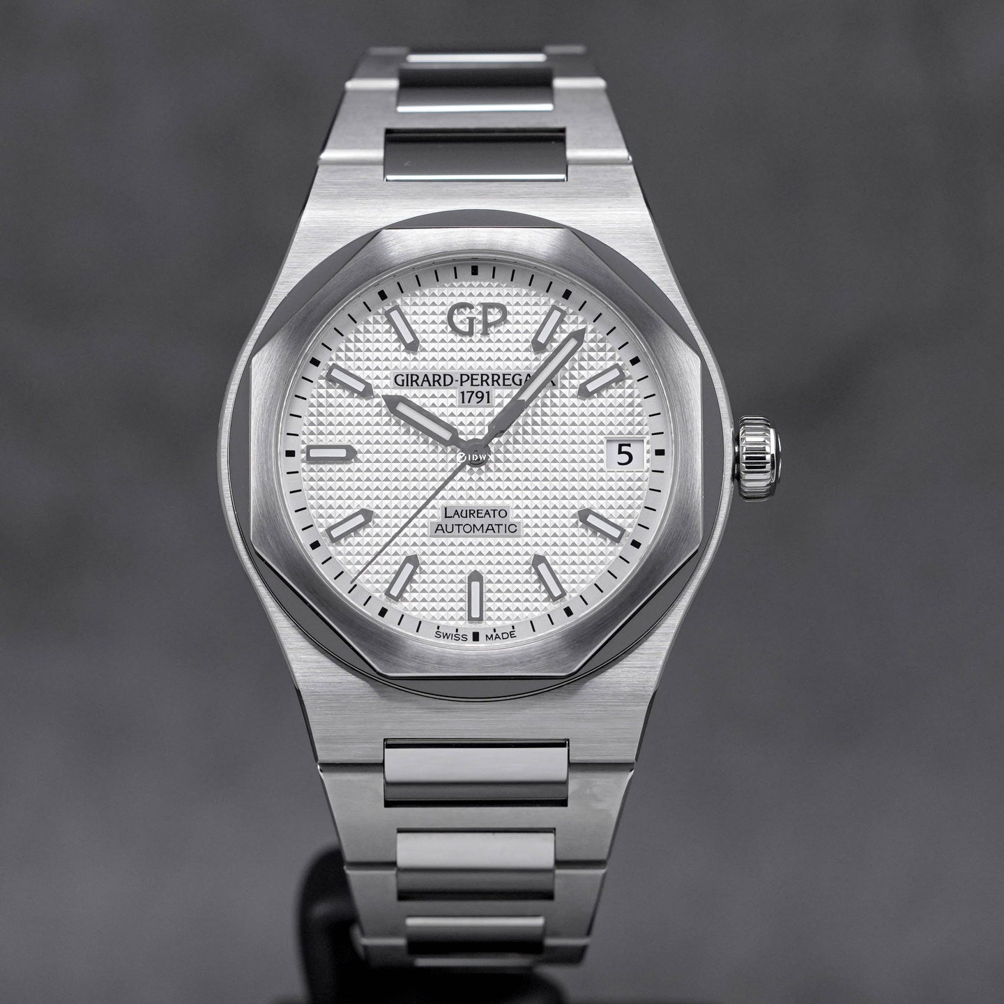 Girard Perregaux Laureato White