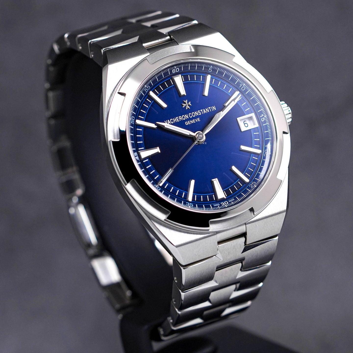 OVERSEAS BLUE DIAL (2023)