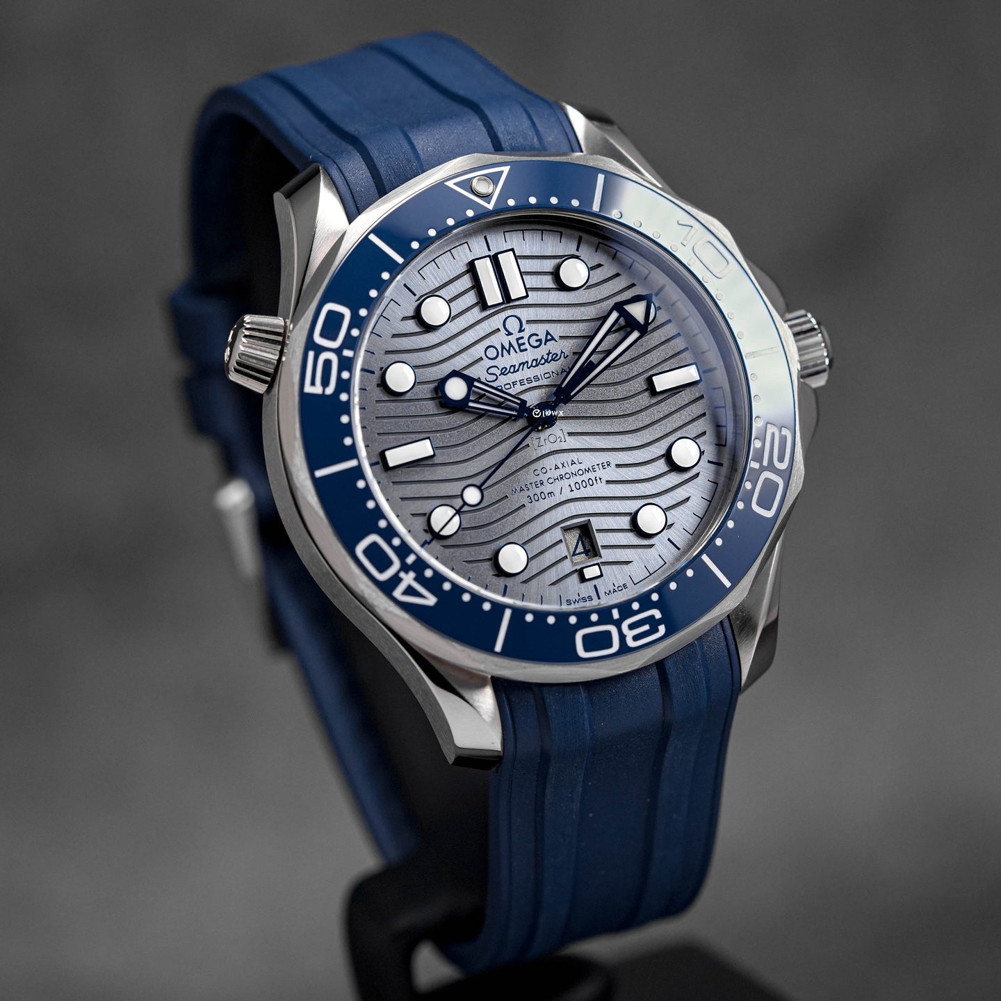 SEAMASTER DIVER 300 GREY DIAL RUBBER STRAP (2019)