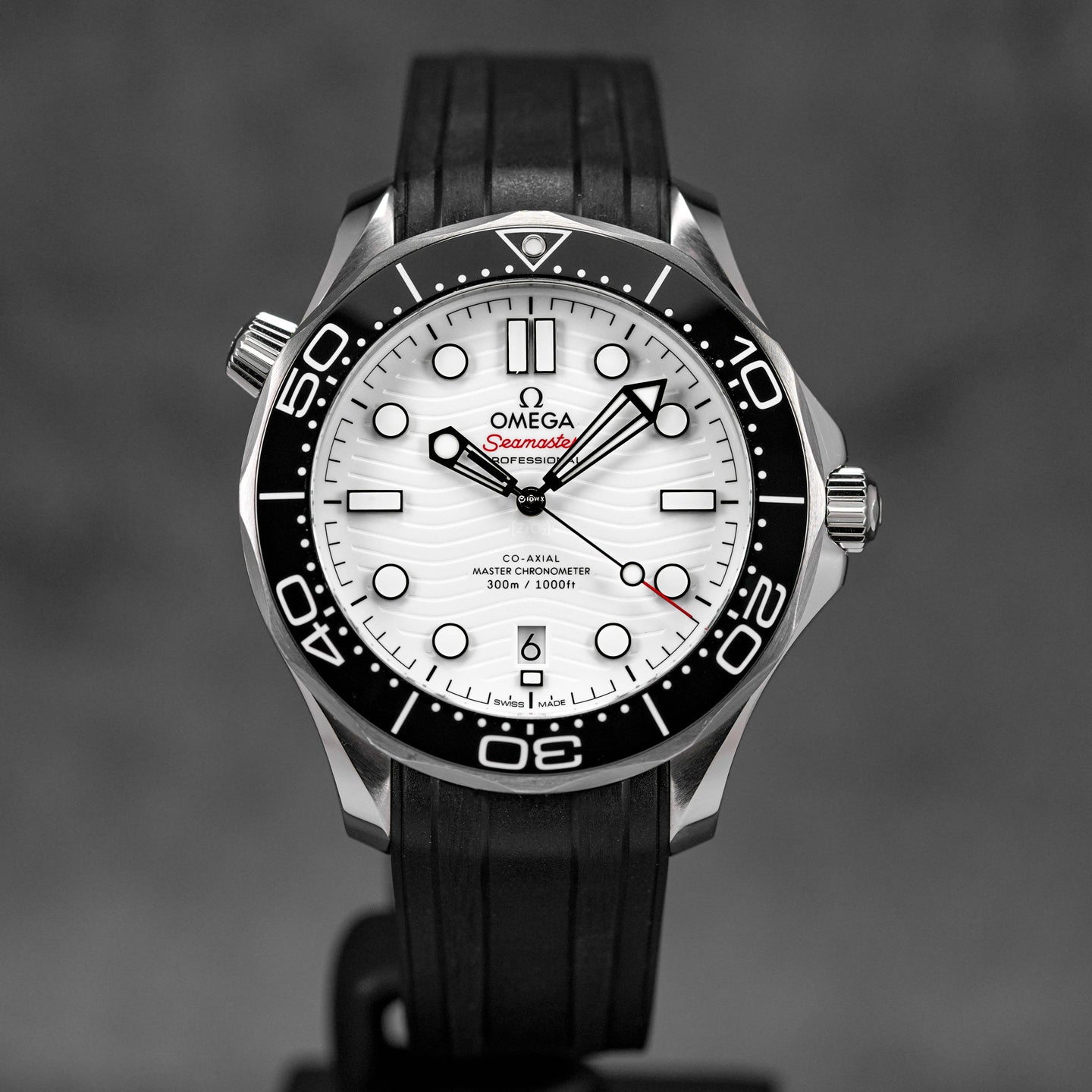 SEAMASTER DIVER 300 WHITE DIAL RUBBER STRAP (2022)