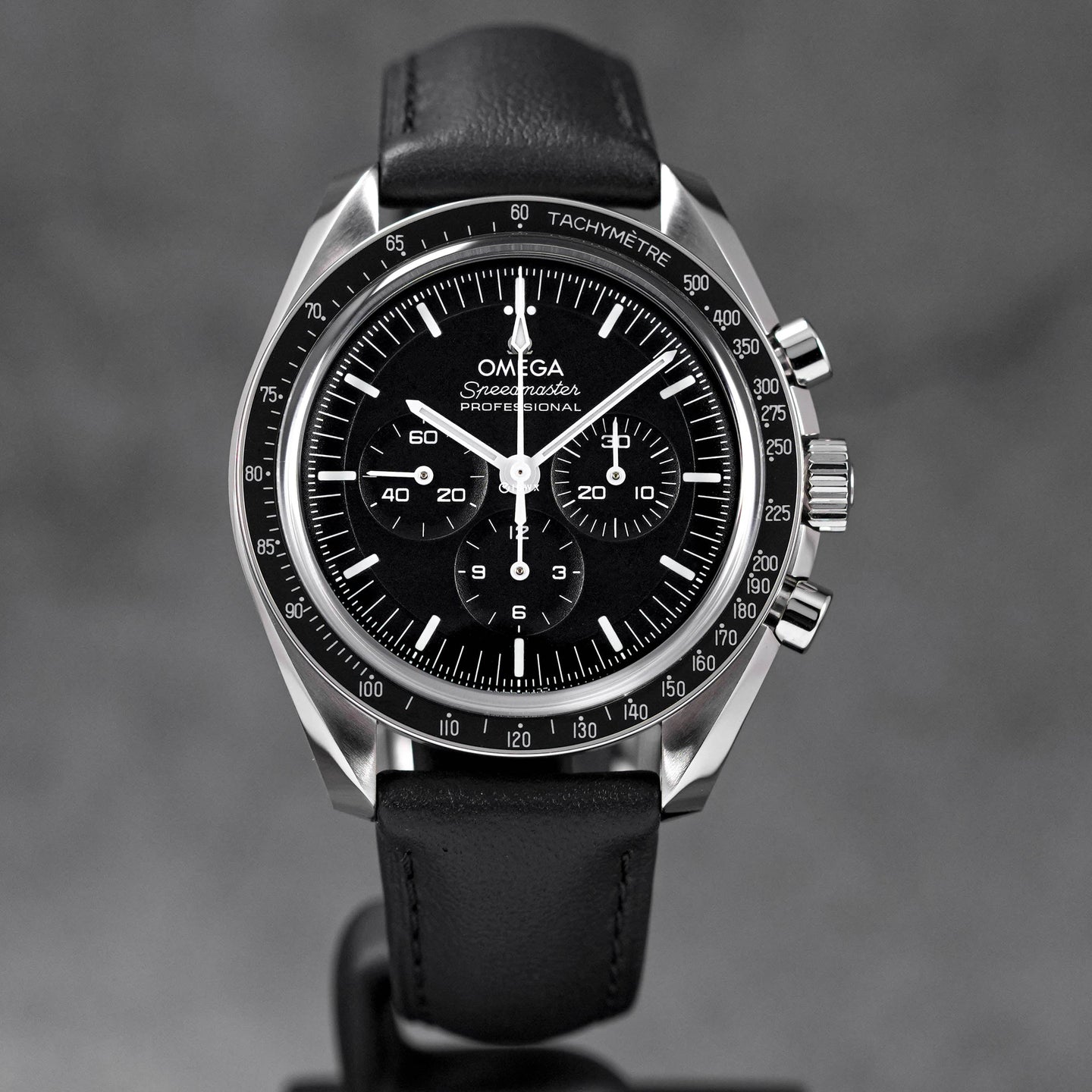 SPEEDMASTER MOONWATCH SAPPHIRE LEATHER STRAP (2023)