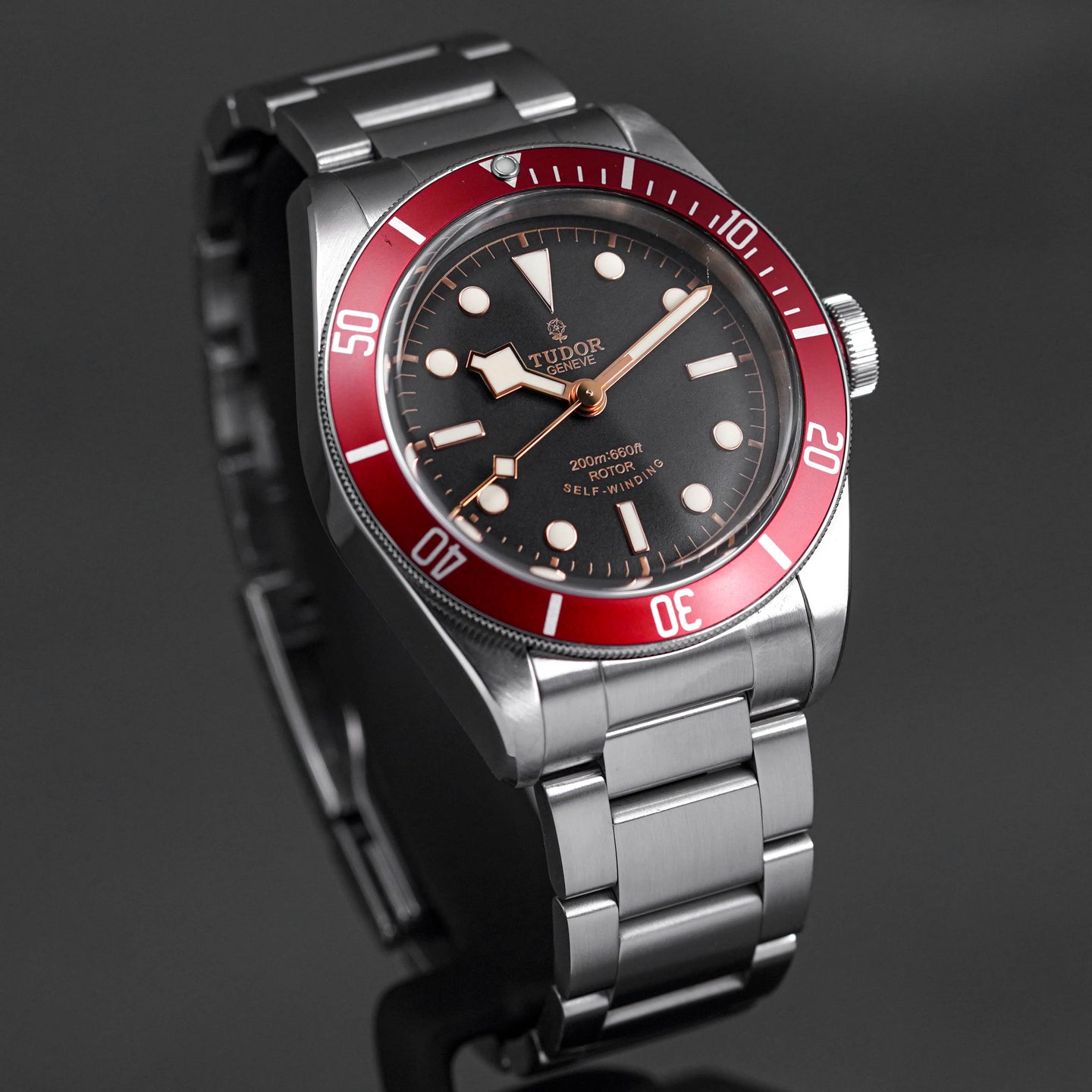 TUDOR HERITAGE BLACK BAY RED