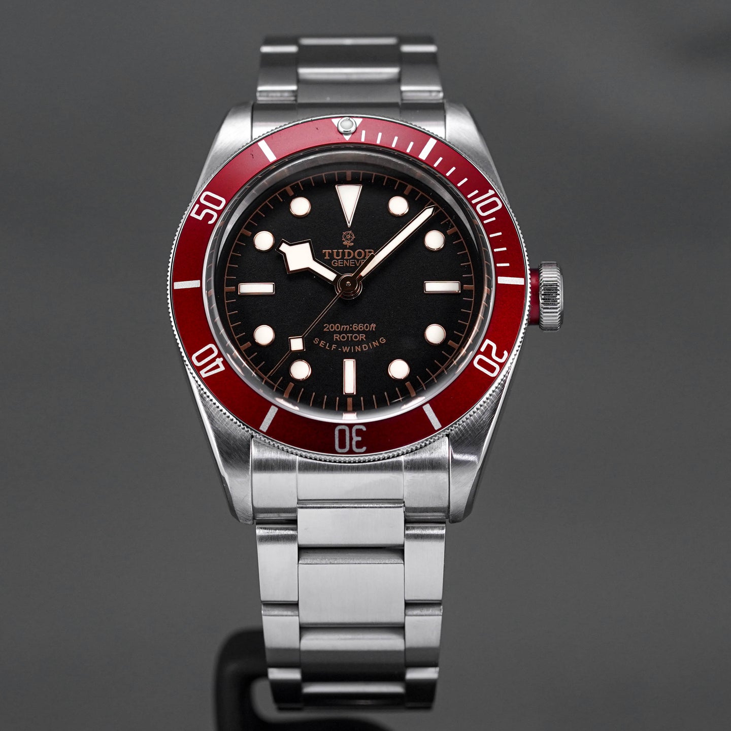 TUDOR HERITAGE BLACK BAY RED